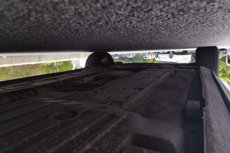 Used Volvo XC60 2019 T5 4x4 Smart Edition China V Standard Chassis Rear Left