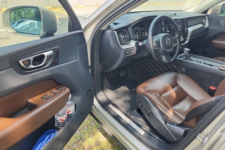 Used Volvo XC60 2019 T5 4x4 Smart Edition China V Standard Driver Seat