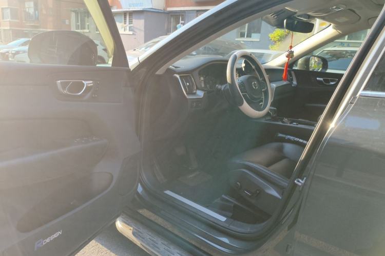 Used Volvo XC60 2019 T5 4x4 Smart Edition China V Standard Driver Seat