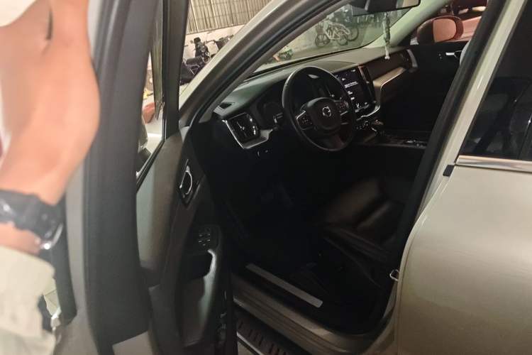 Used Volvo XC60 2019 T5 4x4 Smart Edition China VI Standard Driver Seat
