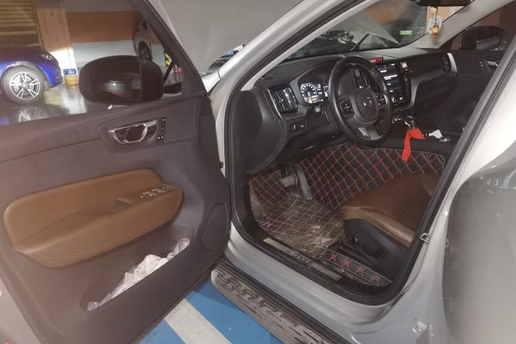 Used Volvo XC60 2019 T5 4x4 Smart Edition China V Standard Driver Seat