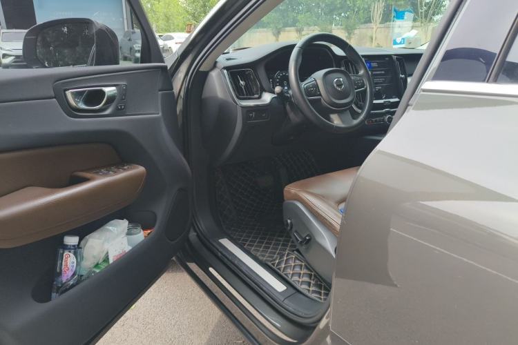 Used Volvo XC60 2019 T5 4x4 Smart Edition China VI Standard Driver Seat