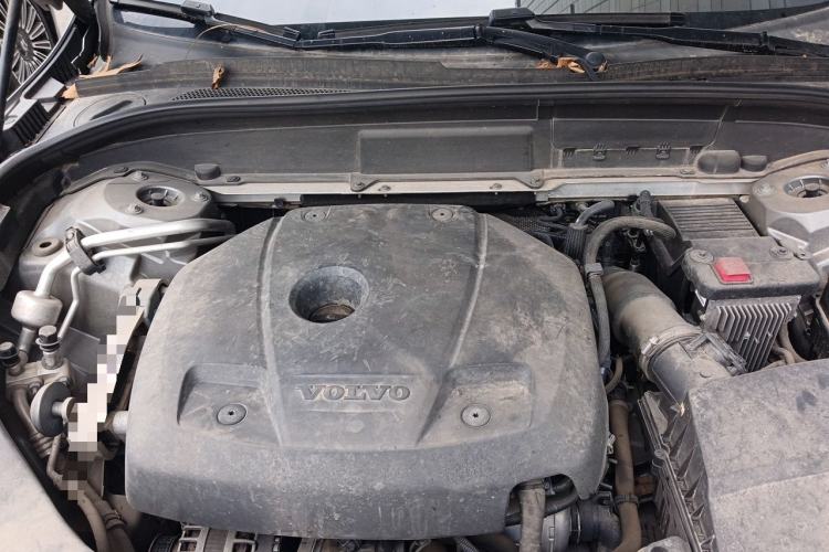 Used Volvo XC60 2019 T5 4x4 Smart Edition China V Standard Engine Bay