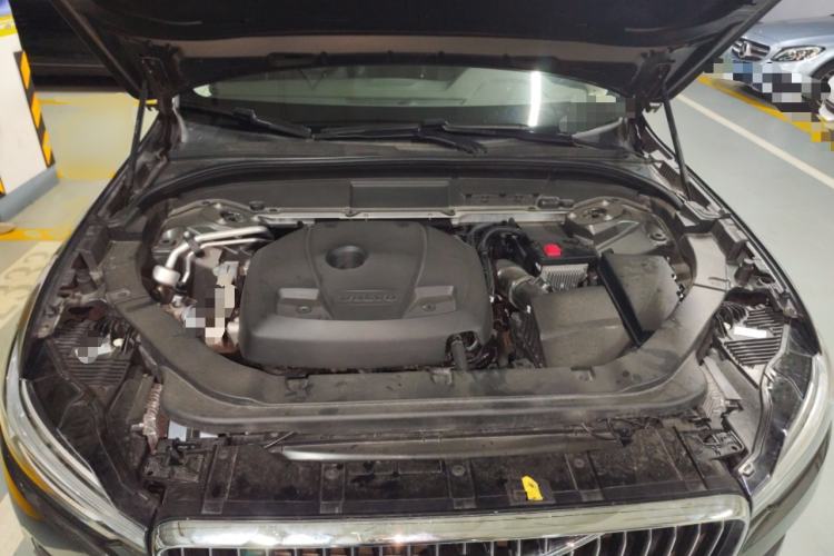 Used Volvo XC60 2019 T5 4x4 Smart Edition China V Standard Engine Bay