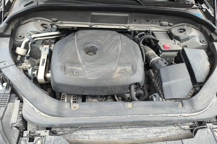 Used Volvo XC60 2019 T5 4x4 Smart Edition China V Standard Engine Bay