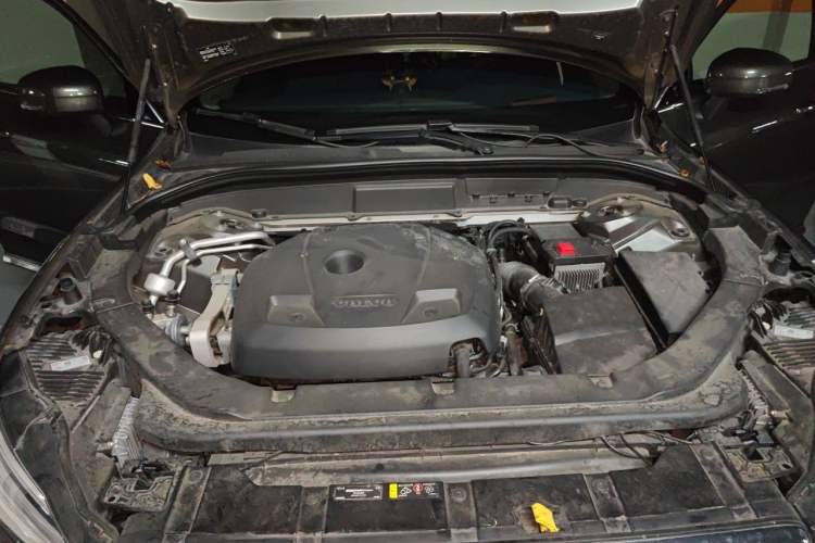 Used Volvo XC60 2019 T5 4x4 Smart Edition China V Standard Engine Bay