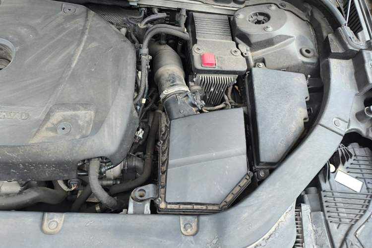 Used Volvo XC60 2019 T5 4x4 Smart Edition China V Standard Engine Bay Left