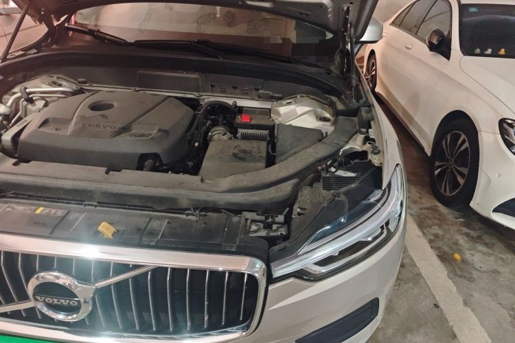 Used Volvo XC60 2019 T5 4x4 Smart Edition China VI Standard Engine Bay Left