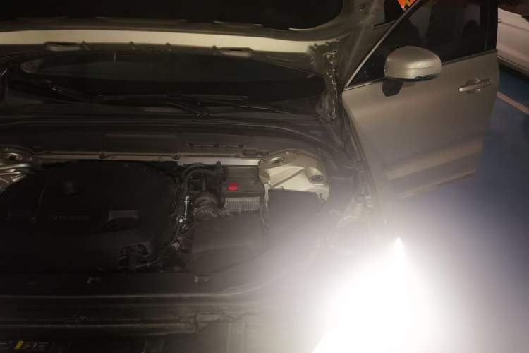 Used Volvo XC60 2019 T5 4x4 Smart Edition China V Standard Engine Bay Left