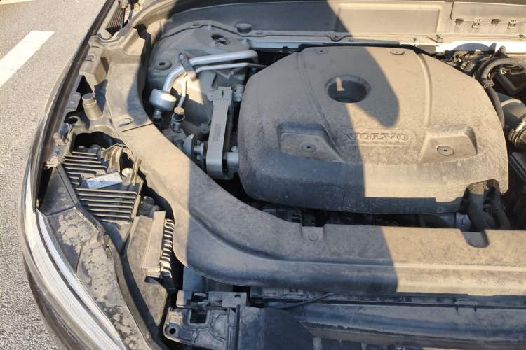 Used Volvo XC60 2019 T5 4x4 Smart Edition China V Standard Engine Bay Right