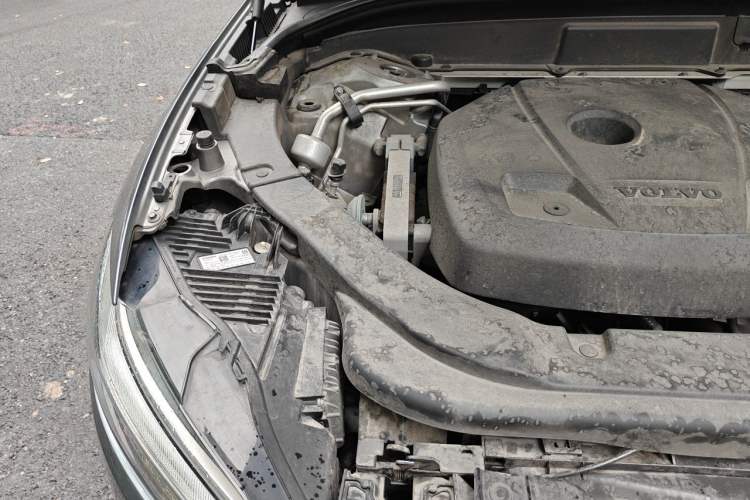Used Volvo XC60 2019 T5 4x4 Zhiyuan Sport Edition China V Standard Engine Bay Right