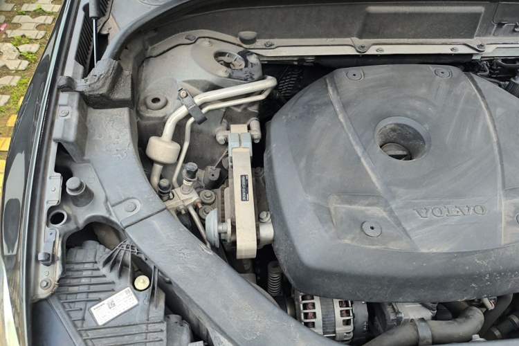Used Volvo XC60 2019 T5 4x4 Smart Edition China V Standard Engine Bay Right