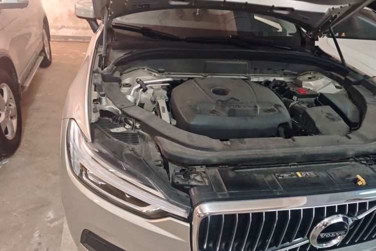Used Volvo XC60 2019 T5 4x4 Smart Edition China VI Standard Engine Bay Right