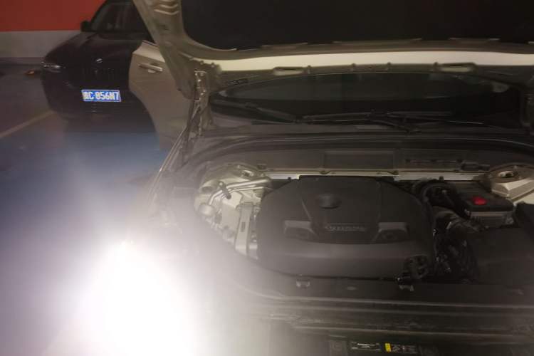 Used Volvo XC60 2019 T5 4x4 Smart Edition China V Standard Engine Bay Right