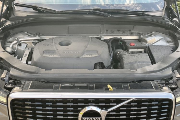 Used Volvo XC60 2019 T5 4x4 Zhiyuan Sport Edition China V Standard Engine Bay