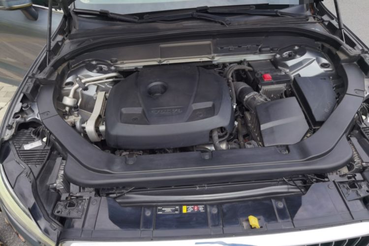 Used Volvo XC60 2019 T5 4x4 Smart Edition China V Standard Engine Bay