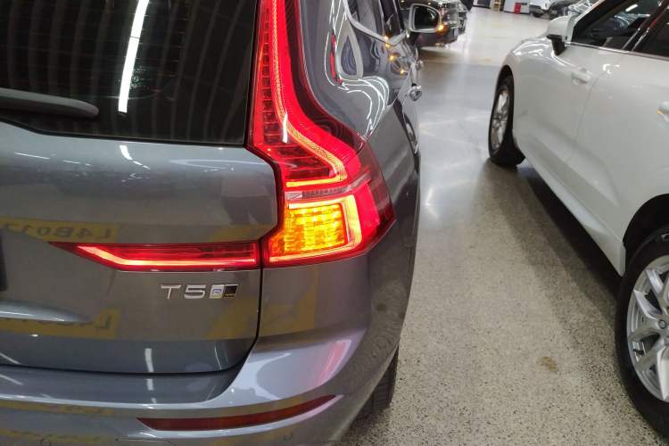 Used Volvo XC60 2019 T5 4x4 Zhiyuan Sport Edition China V Standard Exterior 1