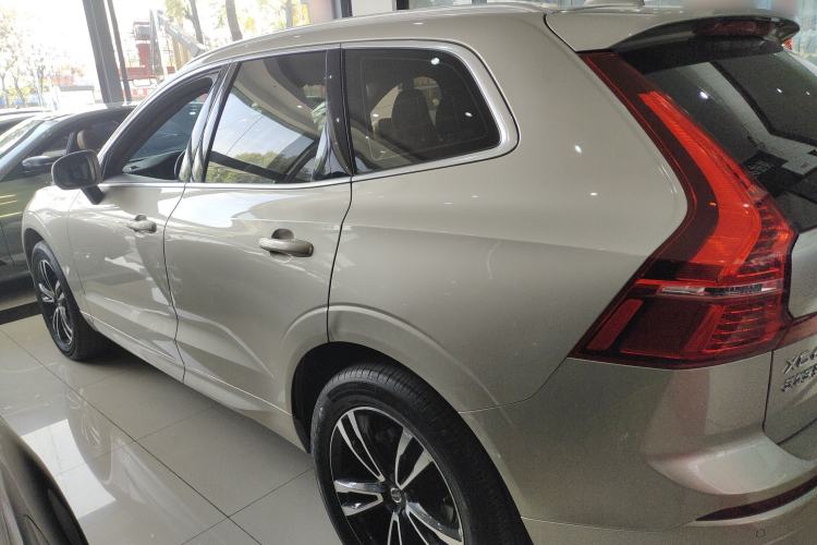 Used Volvo XC60 2019 T5 4x4 Smart Edition China V Standard Exterior 3