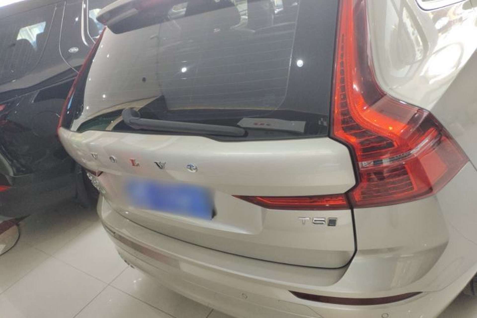 Used Volvo XC60 2019 T5 4x4 Smart Edition China V Standard Exterior 4