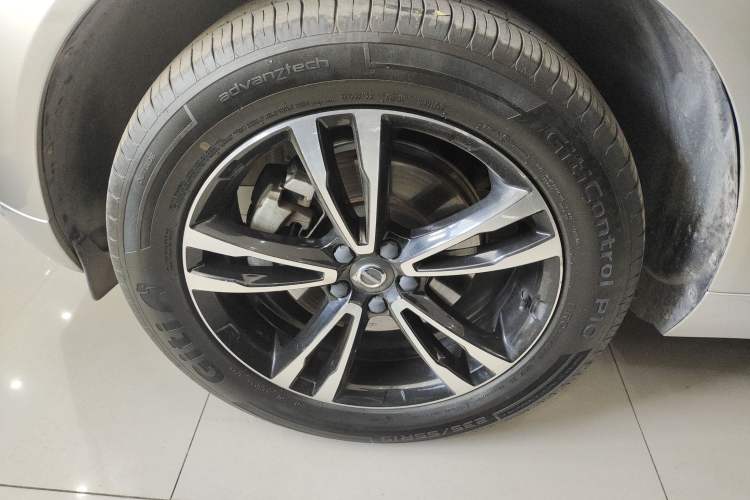 Used Volvo XC60 2019 T5 4x4 Smart Edition China V Standard Exterior 7