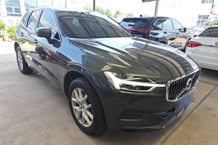 Used Volvo XC60 2019 T5 4x4 Smart Edition China VI Standard Front Right 45 Deg