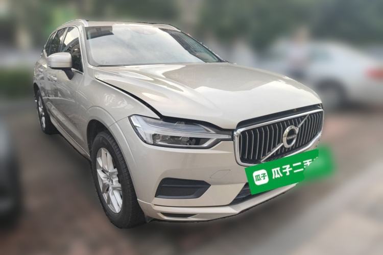 Used Volvo XC60 2019 T5 4x4 Smart Edition China VI Standard Front Right 45 Deg