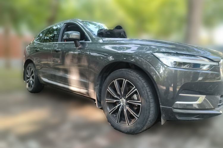 Used Volvo XC60 2019 T5 4x4 Smart Edition China V Standard Front Right 45 Deg