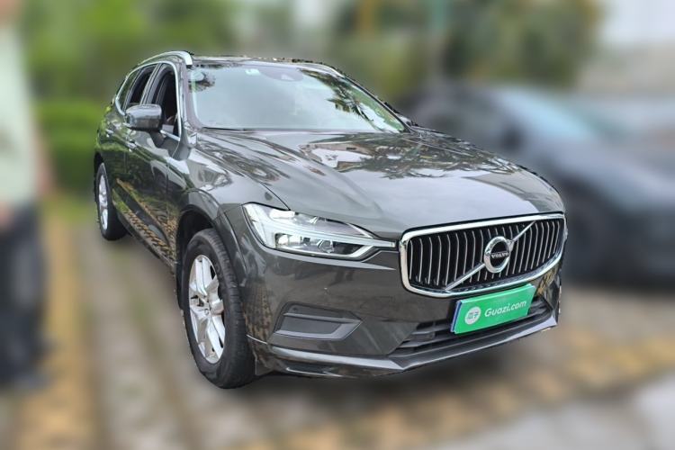 Used Volvo XC60 2019 T5 4x4 Smart Edition China V Standard Front Right 45 Deg