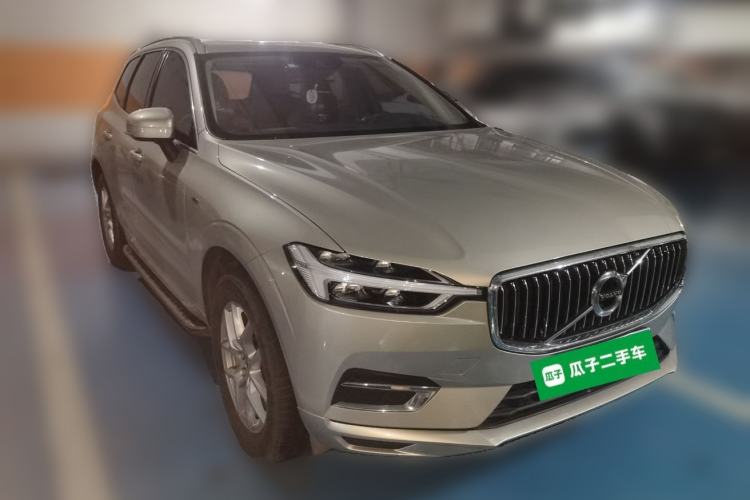 Used Volvo XC60 2019 T5 4x4 Smart Edition China V Standard Front Right 45 Deg
