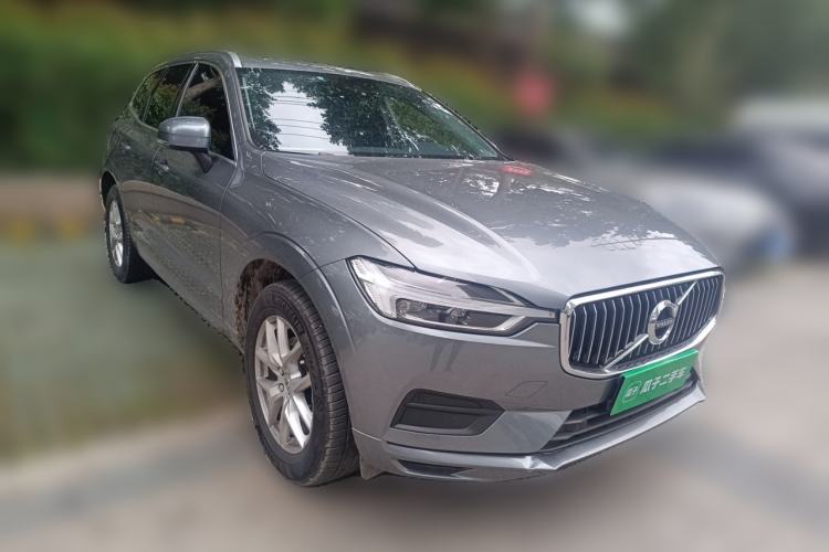 Used Volvo XC60 2019 T4 Zhiyi Edition China V Standard Front Right 45 Deg