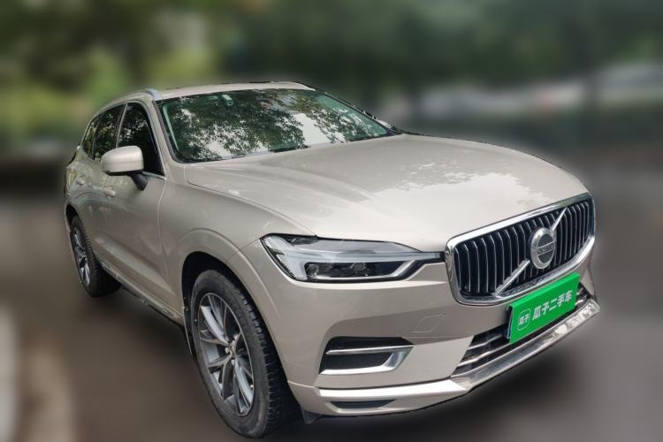 Used Volvo XC60 2019 T5 4x4 Smart Edition China V Standard Front Right 45 Deg
