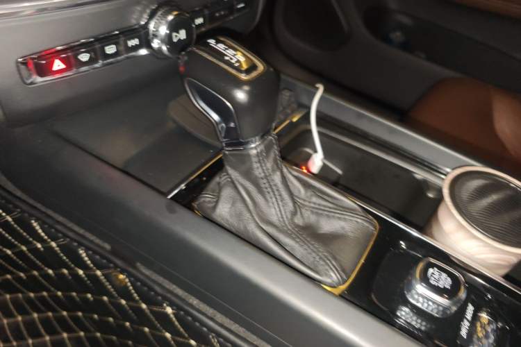 Used Volvo XC60 2019 T5 4x4 Smart Edition China V Standard Gear Lever