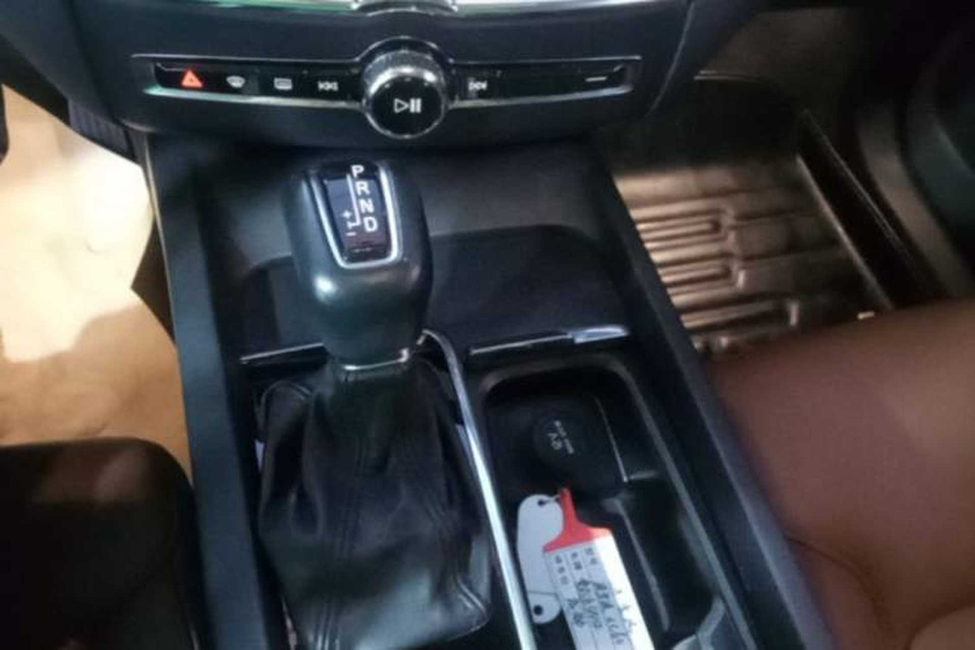Used Volvo XC60 2019 T5 4x4 Smart Edition China VI Standard Gear Lever