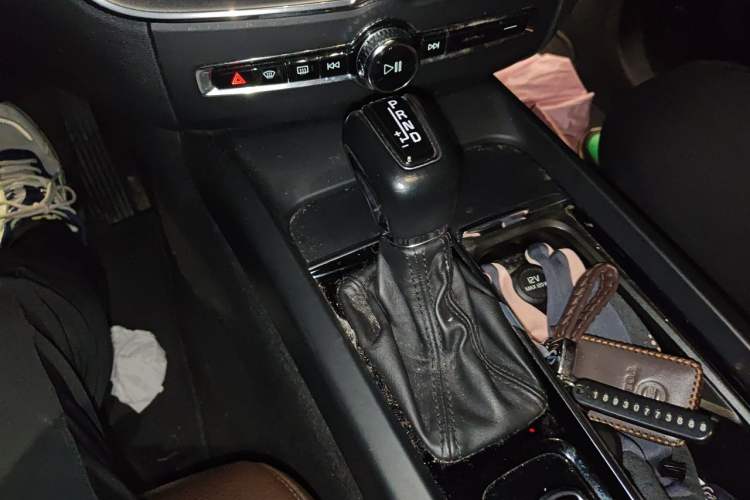 Used Volvo XC60 2019 T5 4x4 Smart Edition China V Standard Gear Lever
