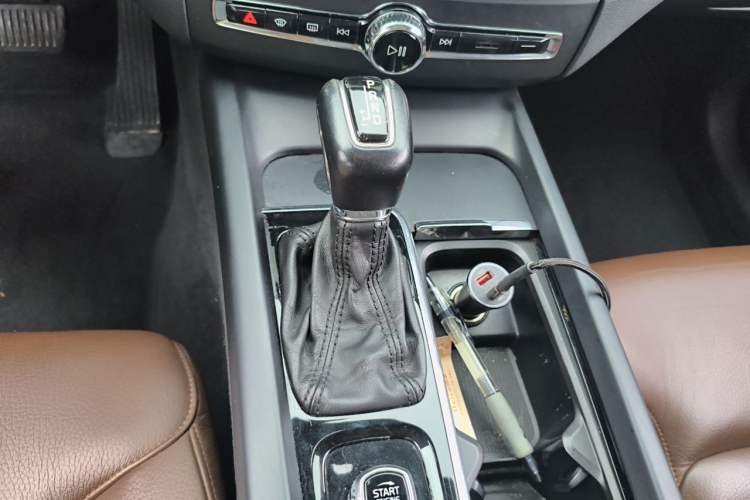 Used Volvo XC60 2019 T5 4x4 Smart Edition China V Standard Gear Lever