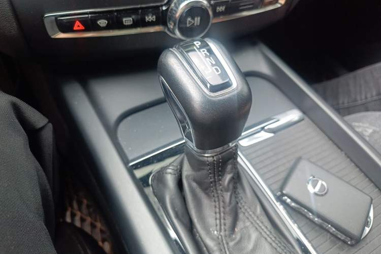 Used Volvo XC60 2019 T4 Zhiyi Edition China V Standard Gear Lever