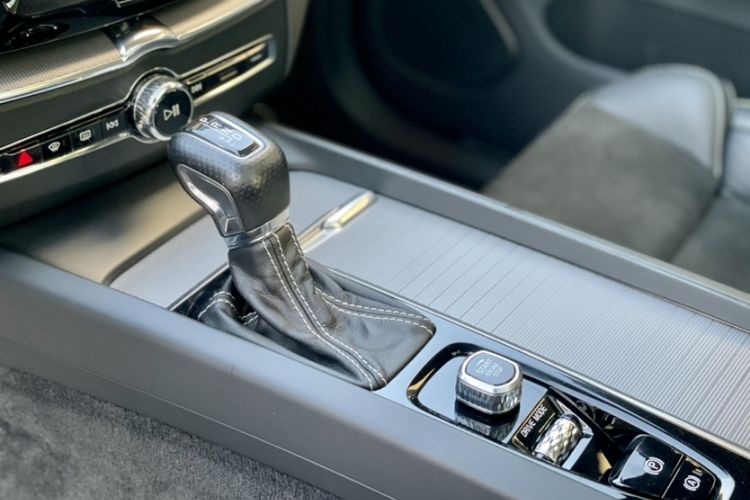 Used Volvo XC60 2019 T5 4x4 Zhiyuan Sport Edition China V Standard Gear Lever
