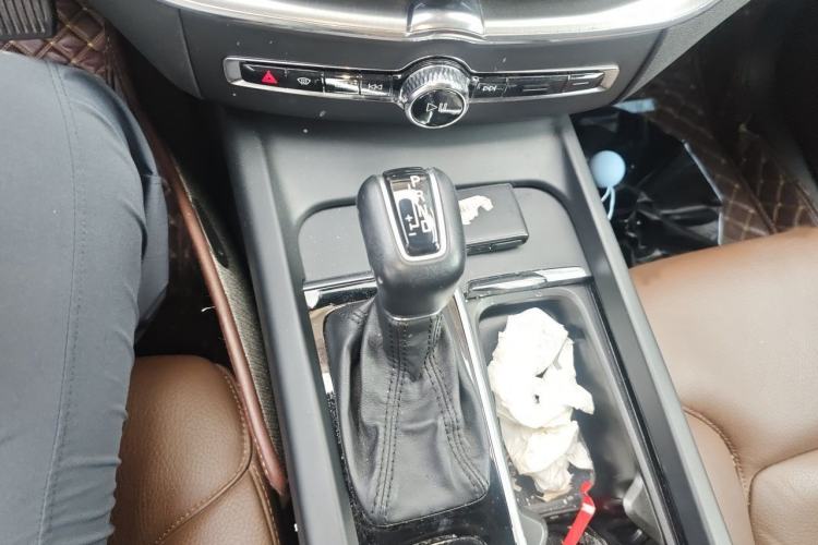 Used Volvo XC60 2019 T5 4x4 Smart Edition China V Standard Gear Lever