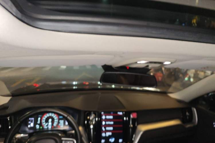 Used Volvo XC60 2019 T5 4x4 Smart Edition China V Standard Headliner