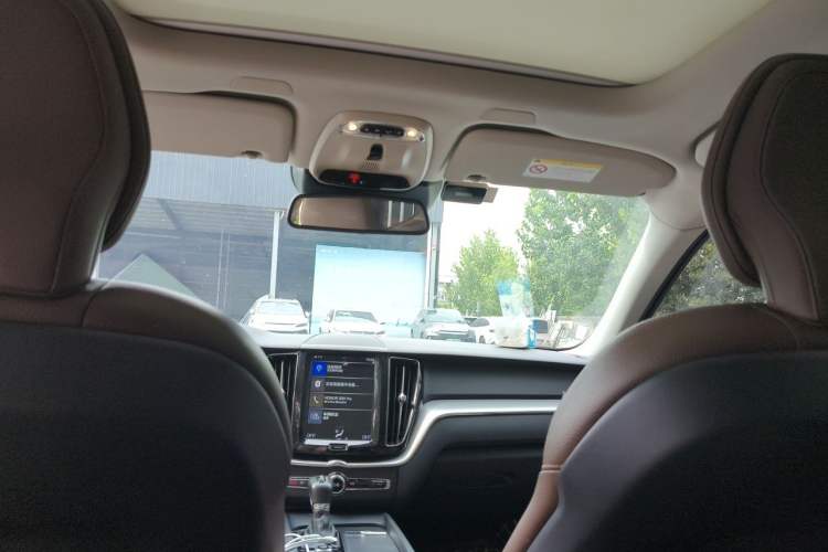 Used Volvo XC60 2019 T5 4x4 Smart Edition China VI Standard Headliner