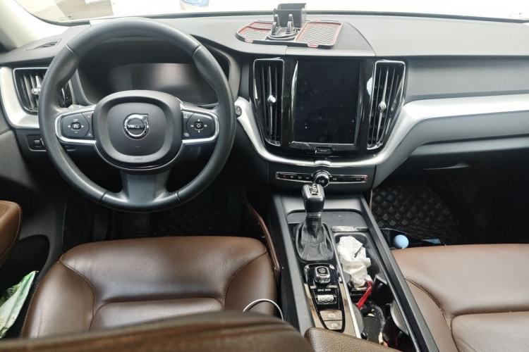 Used Volvo XC60 2019 T5 4x4 Smart Edition China V Standard Interior 2