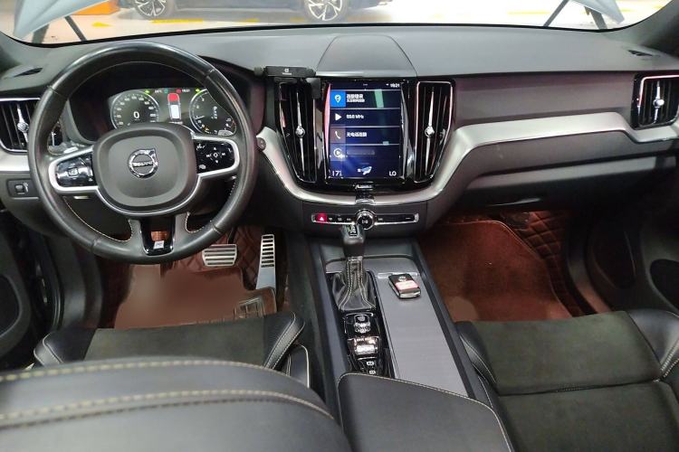 Used Volvo XC60 2019 T5 4x4 Zhiyuan Sport Edition China V Standard Interior 2