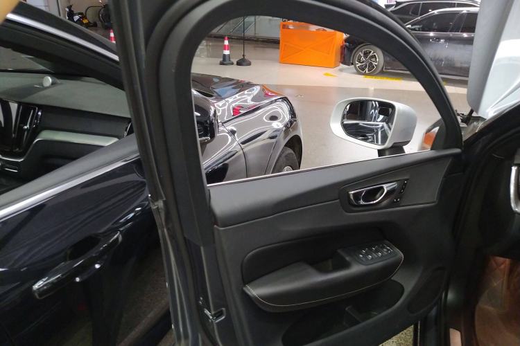 Used Volvo XC60 2019 T5 4x4 Zhiyuan Sport Edition China V Standard Interior 7