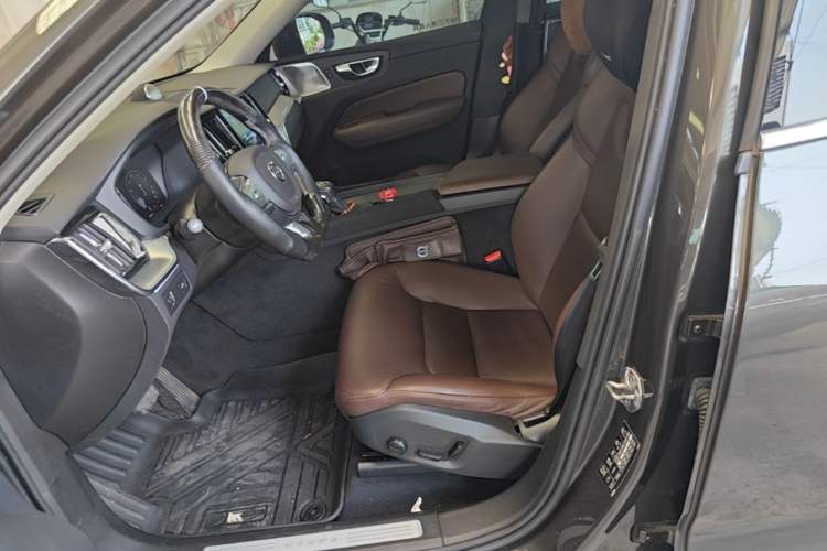 Used Volvo XC60 2019 T5 4x4 Smart Edition China VI Standard Left Front Seat