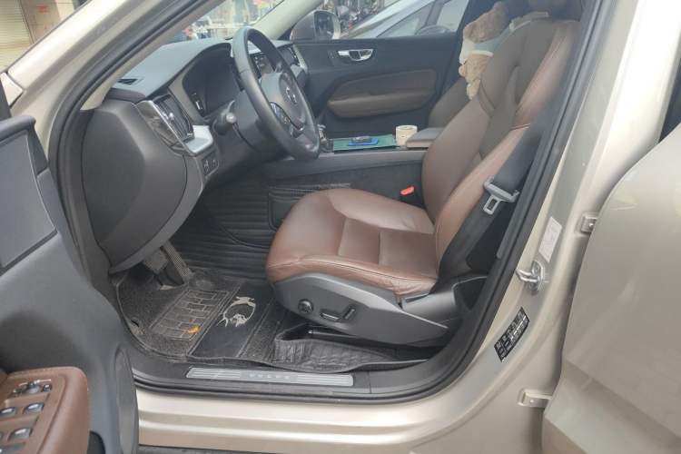 Used Volvo XC60 2019 T5 4x4 Smart Edition China VI Standard Left Front Seat
