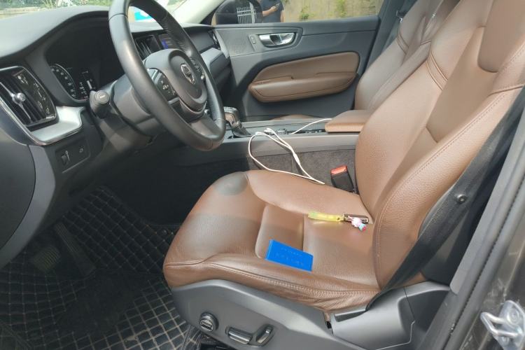 Used Volvo XC60 2019 T5 4x4 Smart Edition China VI Standard Left Front Seat