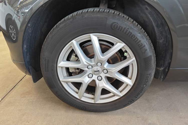 Used Volvo XC60 2019 T5 4x4 Smart Edition China VI Standard Left Front Wheel Hub
