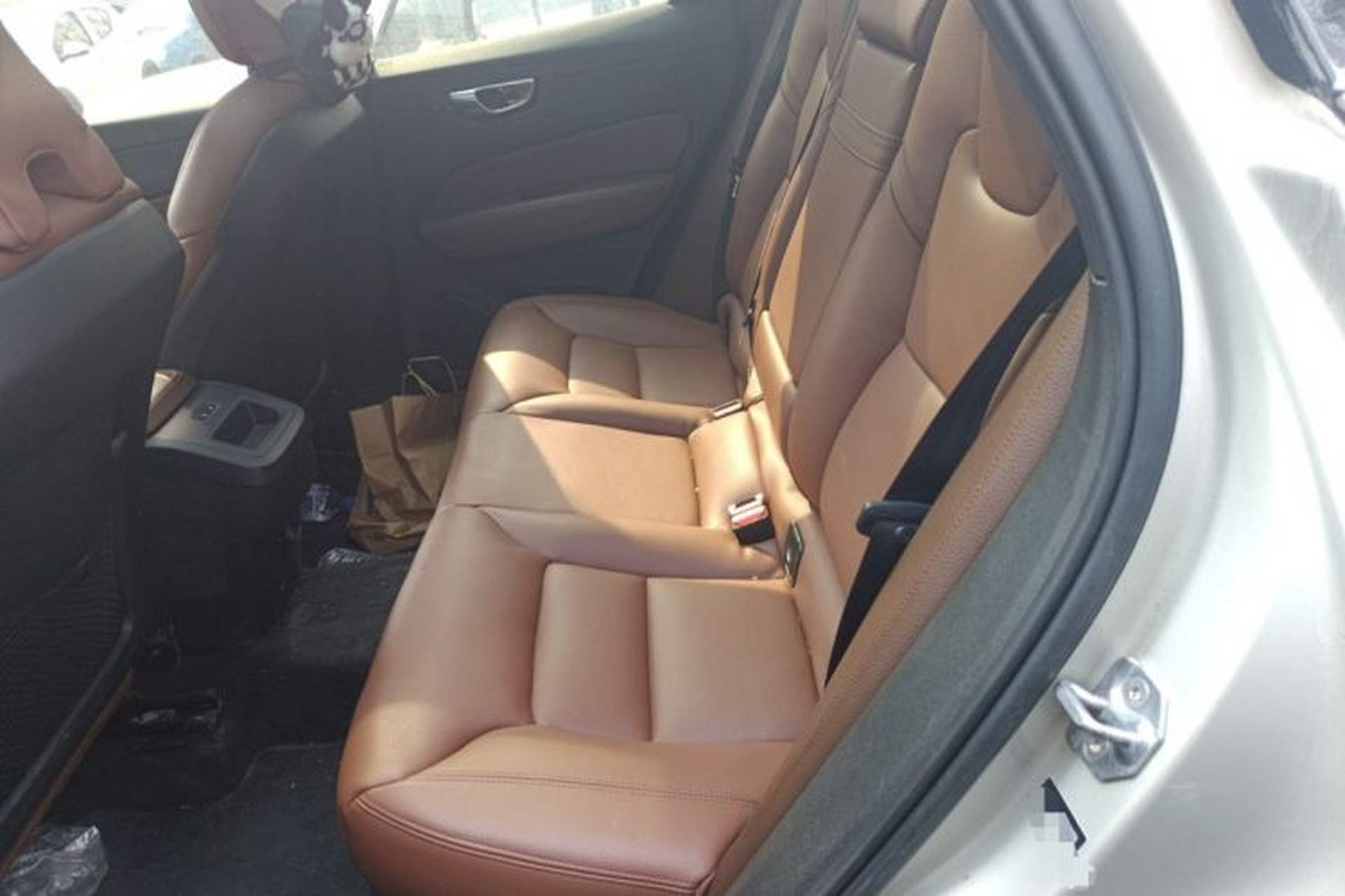 Used Volvo XC60 2019 T5 4x4 Zhiyuan Edition China VI Standard Left Rear Seat