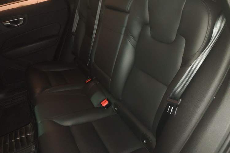 Used Volvo XC60 2019 T5 4x4 Smart Edition China VI Standard Left Rear Seat