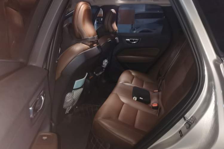 Used Volvo XC60 2019 T5 4x4 Smart Edition China V Standard Left Rear Seat